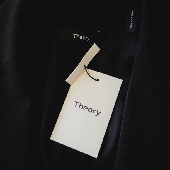 $435 Unworn Theory Wool Blend One-Button Blazer in Black - Picture 8 of 9